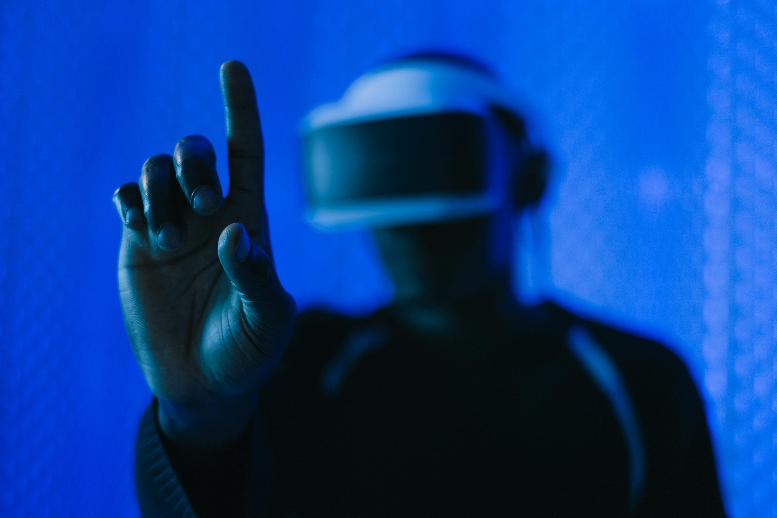 How Virtual Reality Is Transforming The Online Apparel Experience